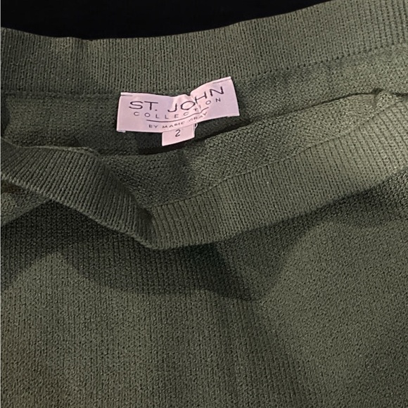 Vintage St. John Collection by Marie Gray Green Santana Knit Suit Size 2. - Picture 10 of 10